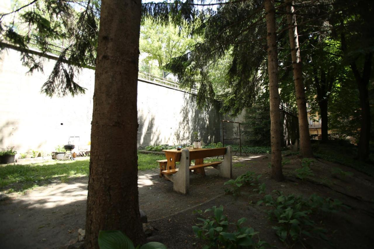 Castle Courtyard Hideaway Lägenhet Budapest Exteriör bild